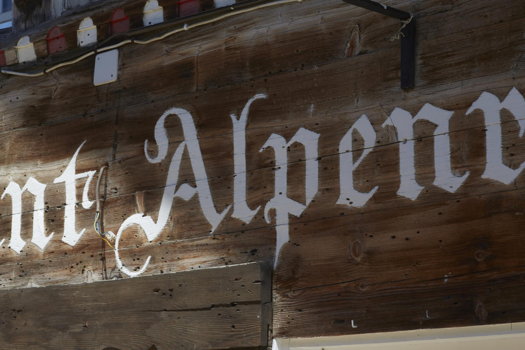 Alpenrose Gadmen - Gasthaus Extérieur photo